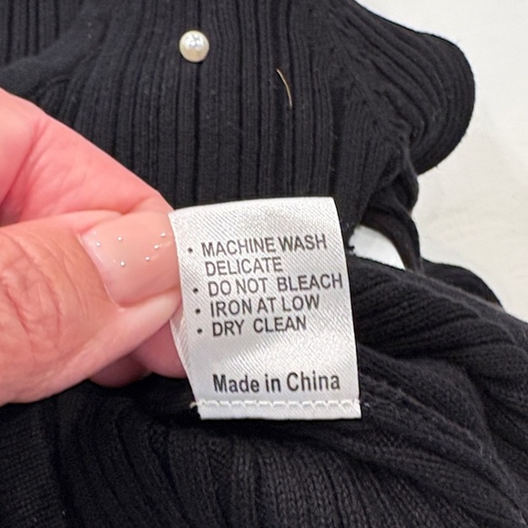 Millau LF Cardigan pearl detail - Picture 10 of 10